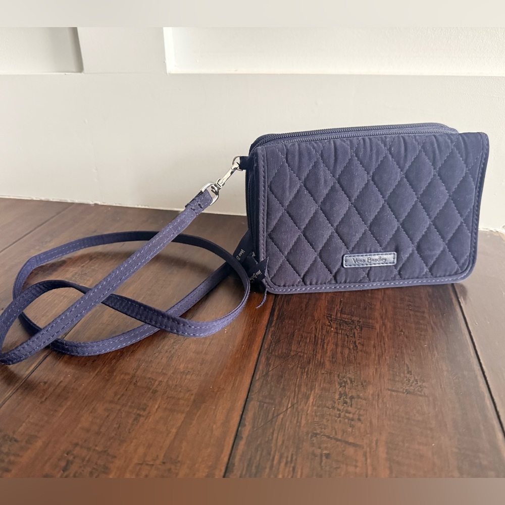Vera Bradley 3-In-1 Crossbody RFiD
Carbon NAVY Phone Case Wallet nwot
